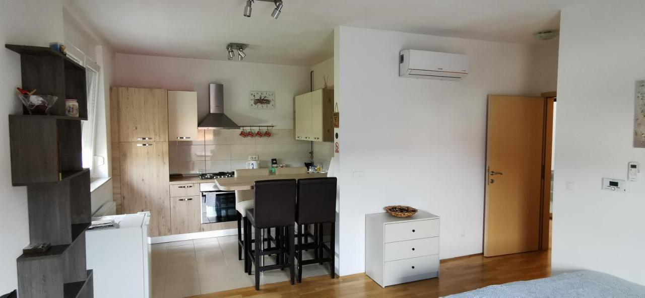 Apartment Daphnia Загреб Экстерьер фото