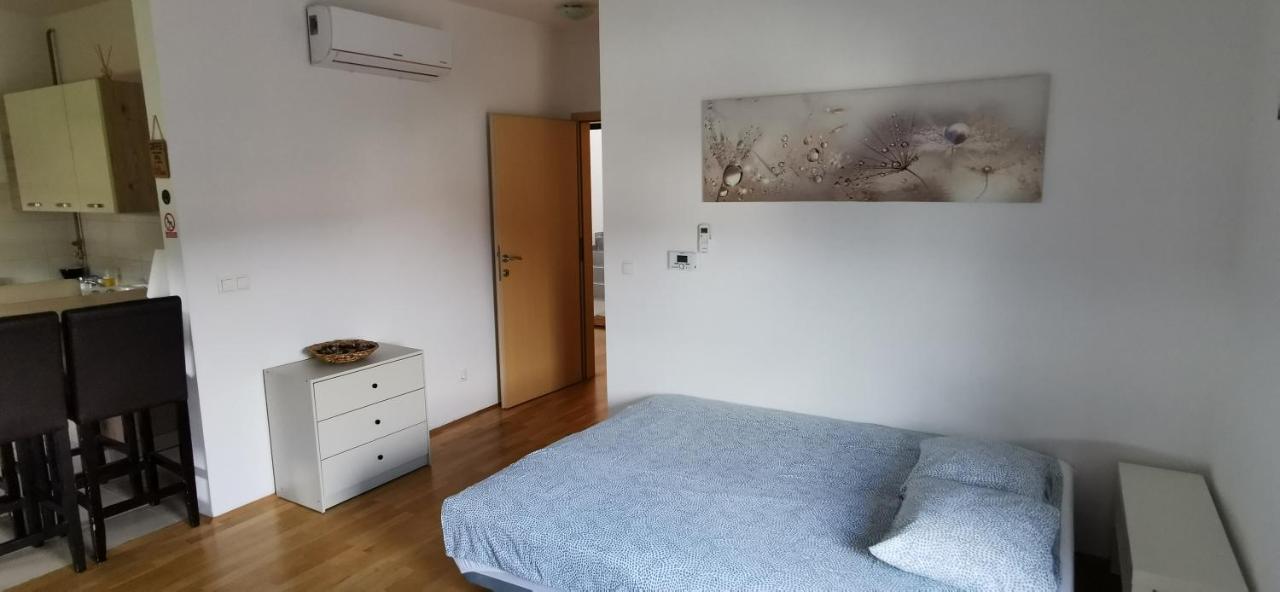 Apartment Daphnia Загреб Экстерьер фото