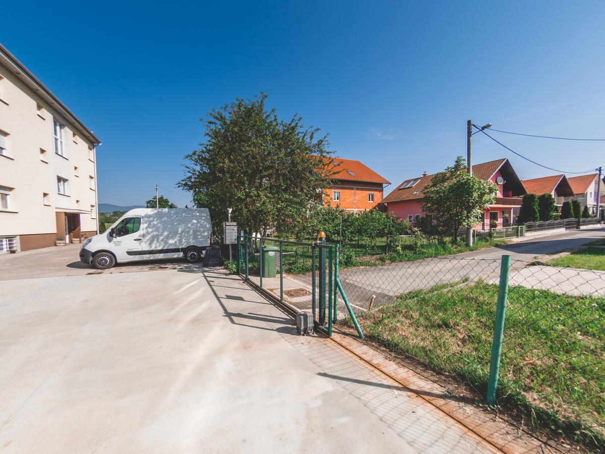 Apartment Daphnia Загреб Экстерьер фото