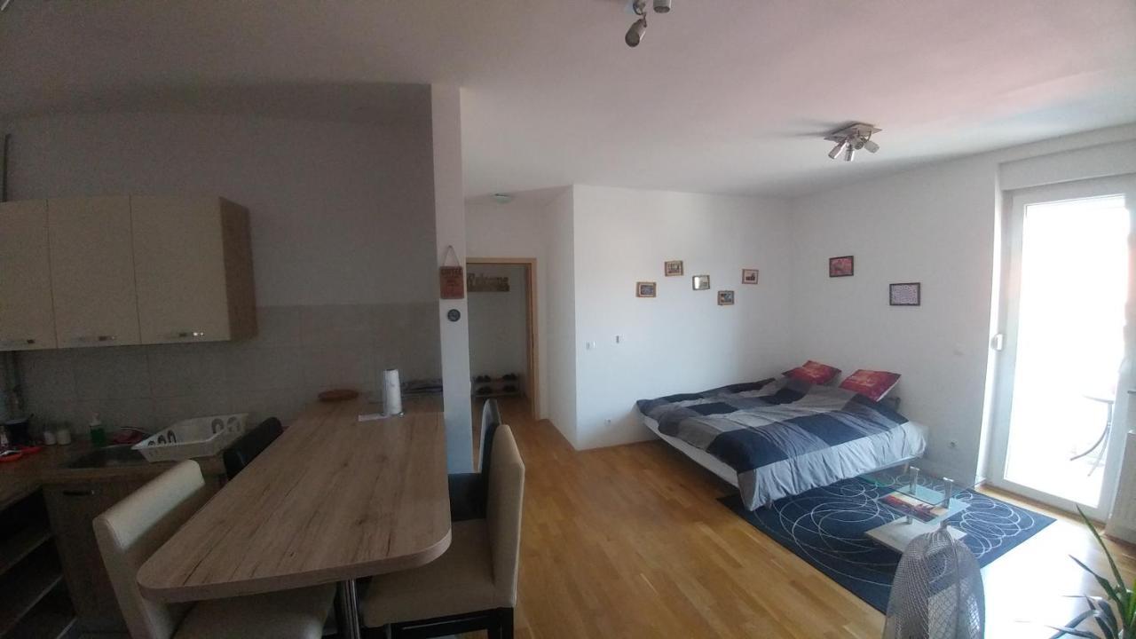 Apartment Daphnia Загреб Экстерьер фото