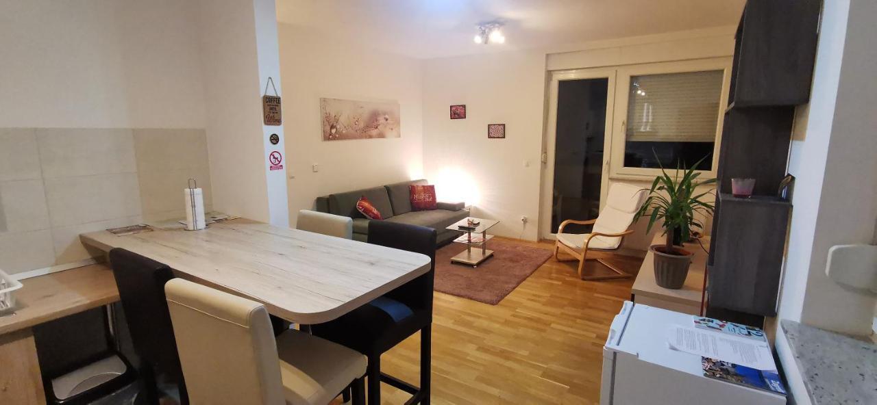 Apartment Daphnia Загреб Экстерьер фото