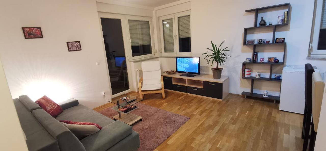 Apartment Daphnia Загреб Экстерьер фото